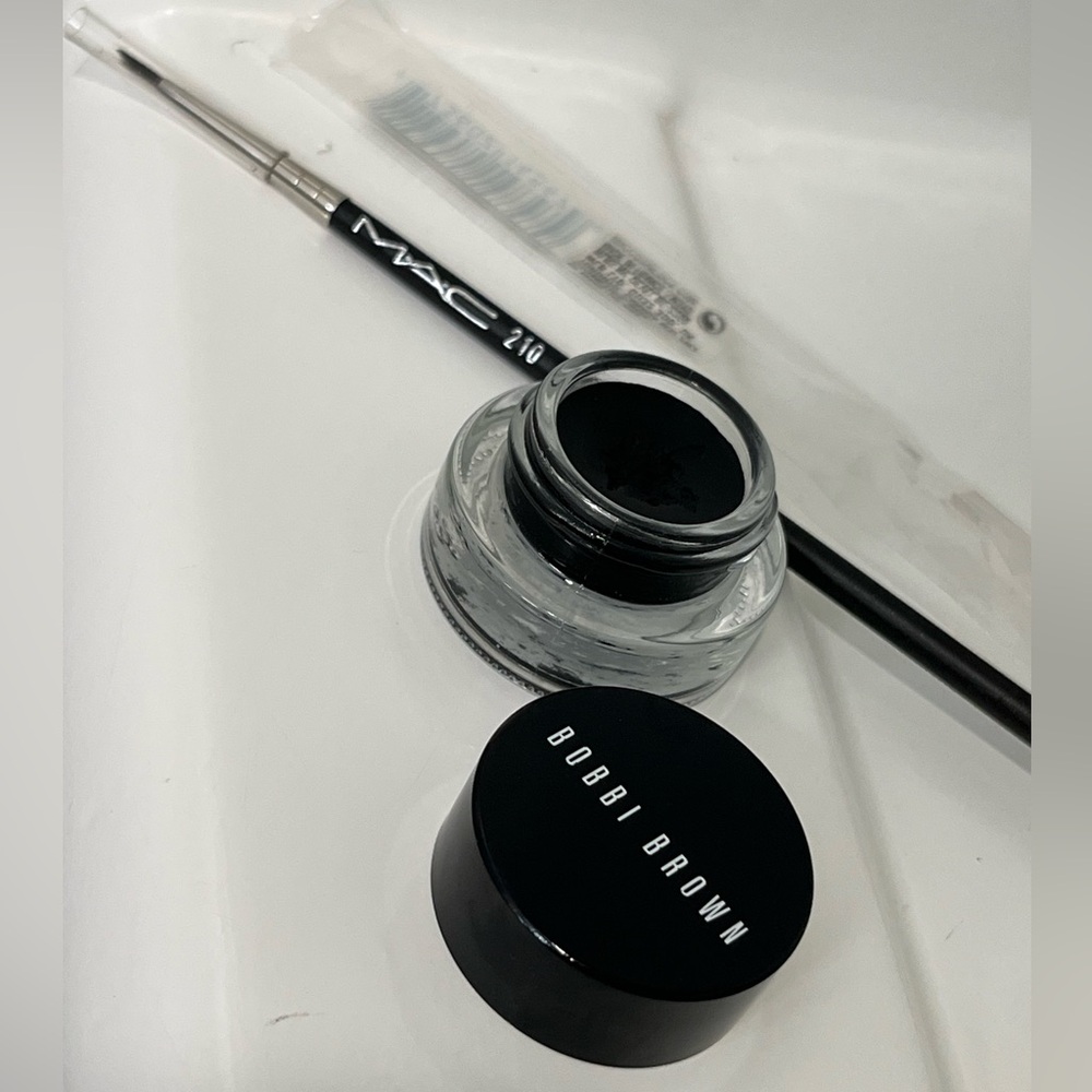 Bobbi Brown set of cosmetics - Picture 7 of 9